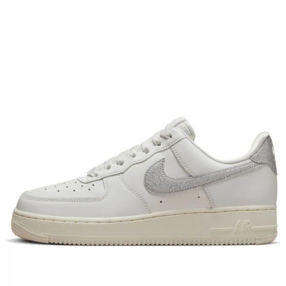 Giày Nike Air Force 1 ’07 Essential ‘Silver Swoosh’ DQ7569-100