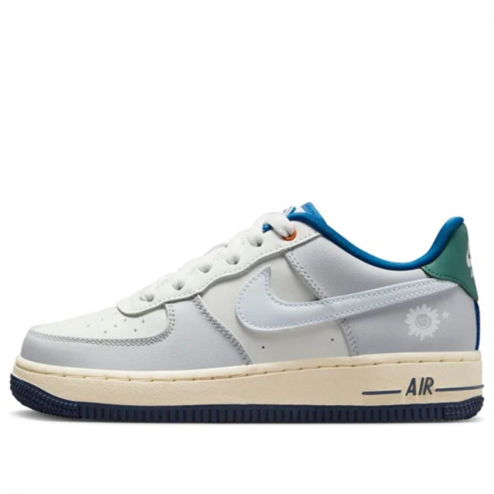 Giày Nike Air Force 1 LV8 ‘Sail White Thinder Blue’ HM3721-111
