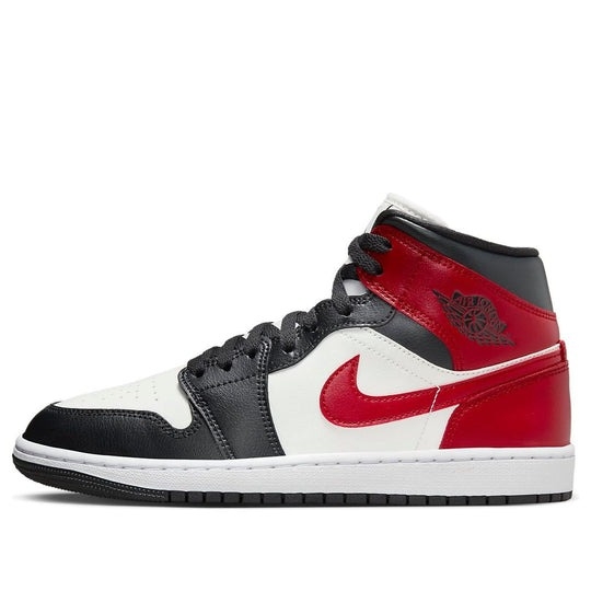 Giày (WMNS) Air Jordan 1 Mid ‘Black Toe’ BQ6472-160