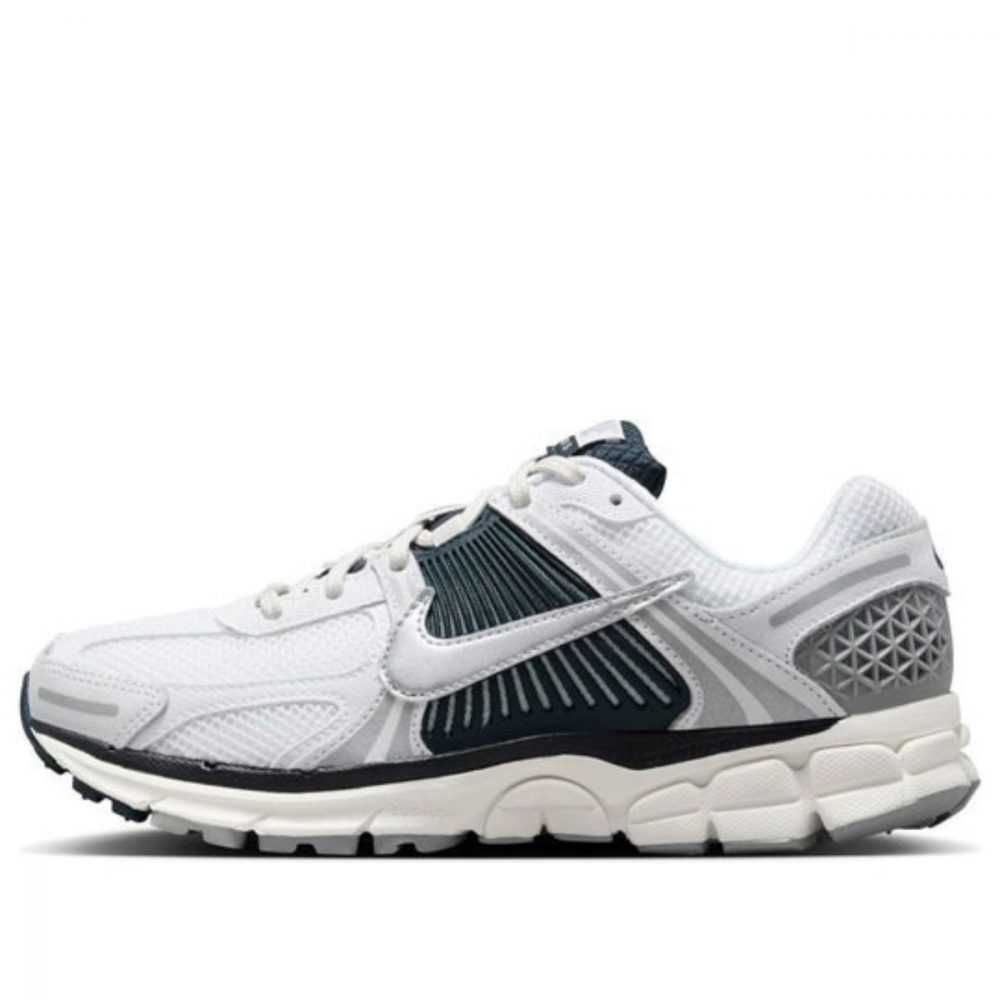 Giày (WMNS) Nike Air Zoom Vomero 5 ‘White Armory Navy’ HV2412-100